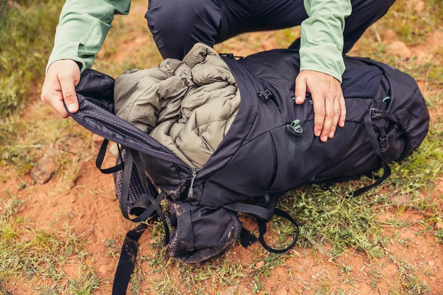 Gregory Stout 70L Unisex Backpacking Pack, Breathable Backpanel, Internal Hydration Sleeve for Water Reservoir (Bladder Not Included), One Size Fits All, Forest Black