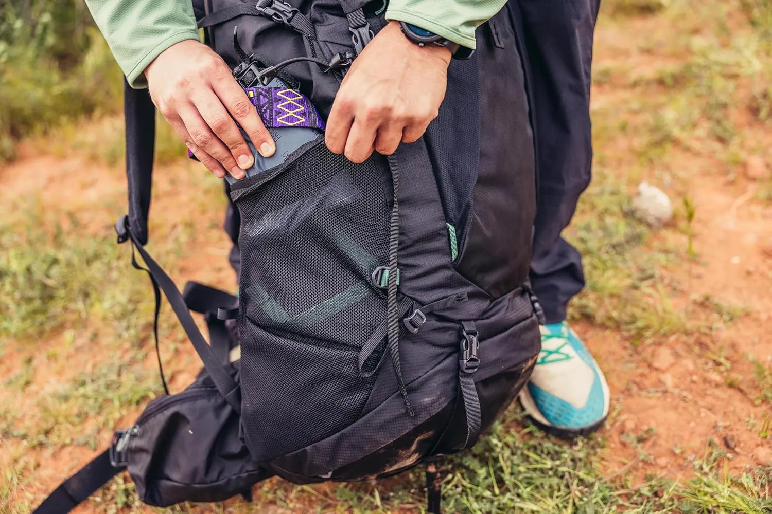 Gregory Stout 70L Unisex Backpacking Pack, Breathable Backpanel, Internal Hydration Sleeve for Water Reservoir (Bladder Not Included), One Size Fits All, Forest Black