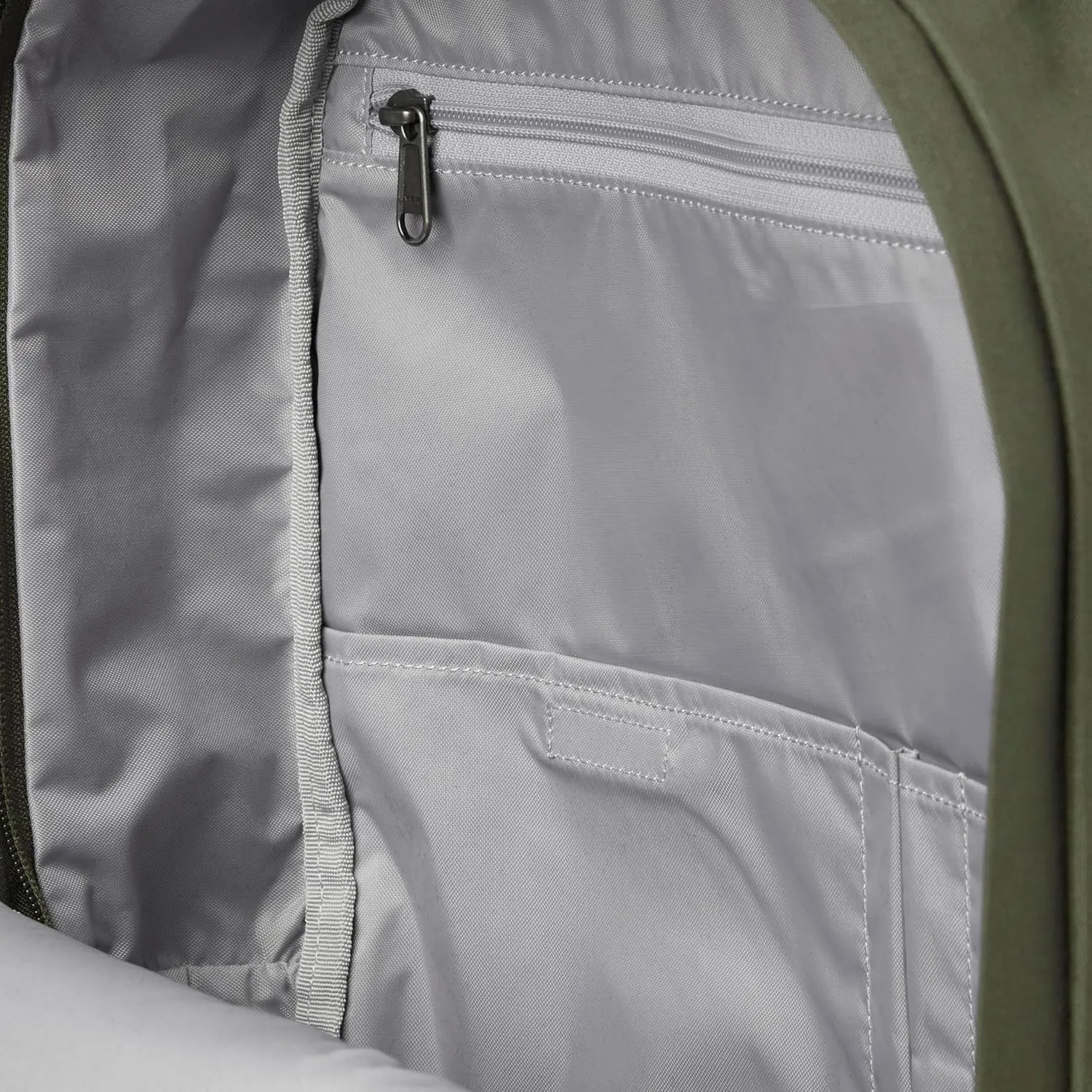 Helly-Hansen Sentrum Backpack, 431 Utility Green, One Size