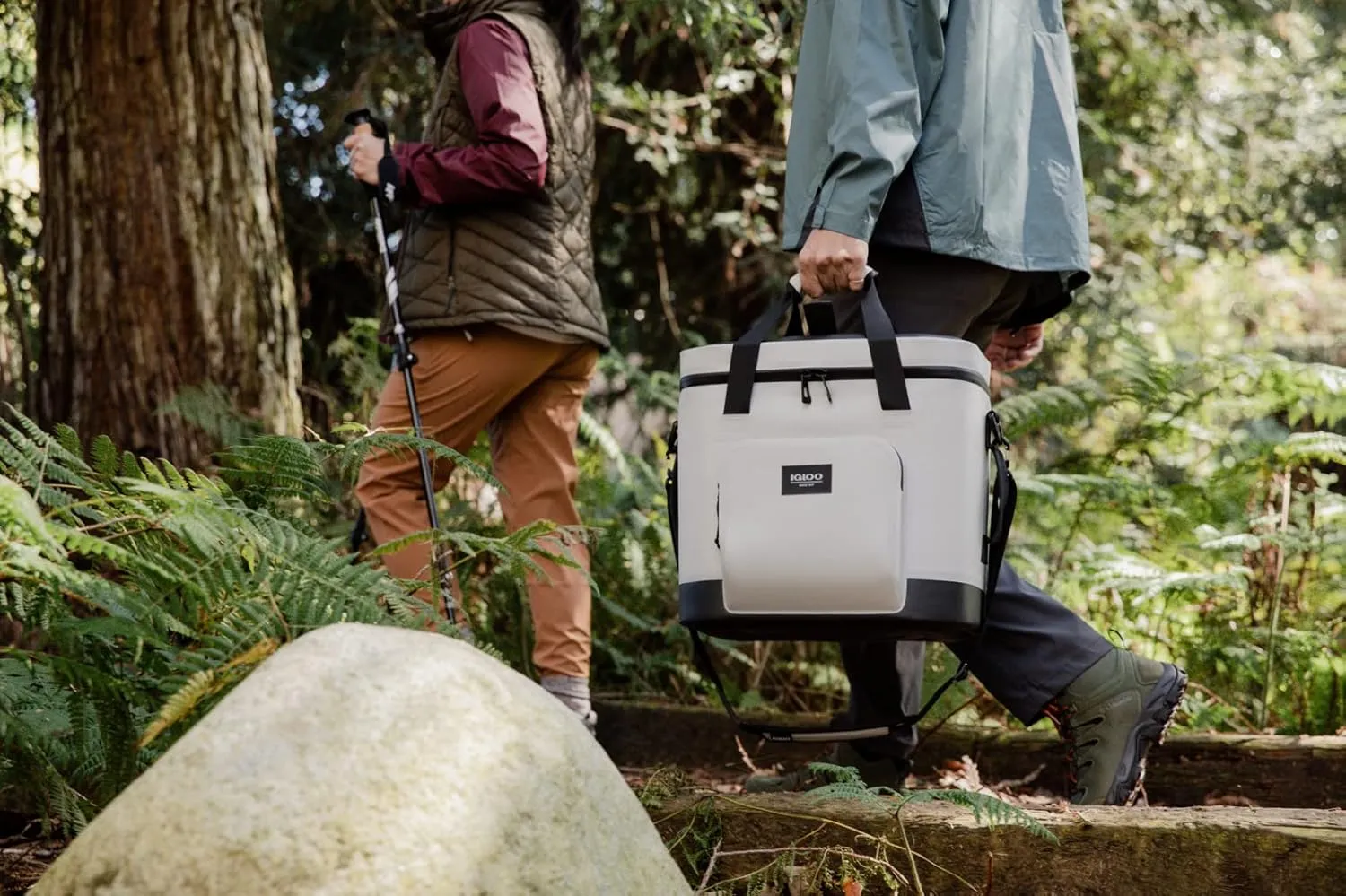 Igloo Trailmate Soft Cooler, Insulated Leakproof Softsided Cooler Bag, Portable Ice Chest, Lunch Cooler Tote Bag