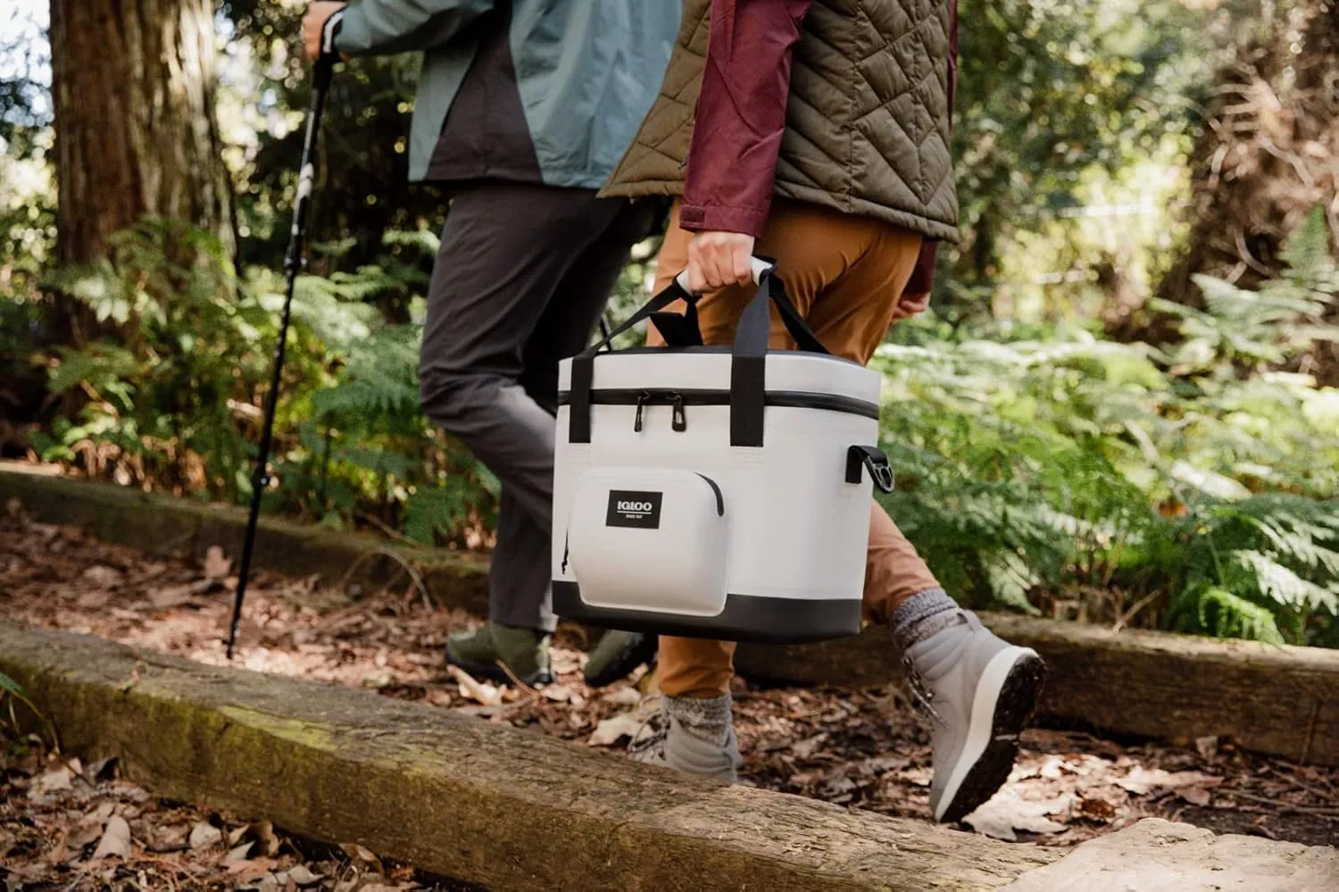 Igloo Trailmate Soft Cooler, Insulated Leakproof Softsided Cooler Bag, Portable Ice Chest, Lunch Cooler Tote Bag