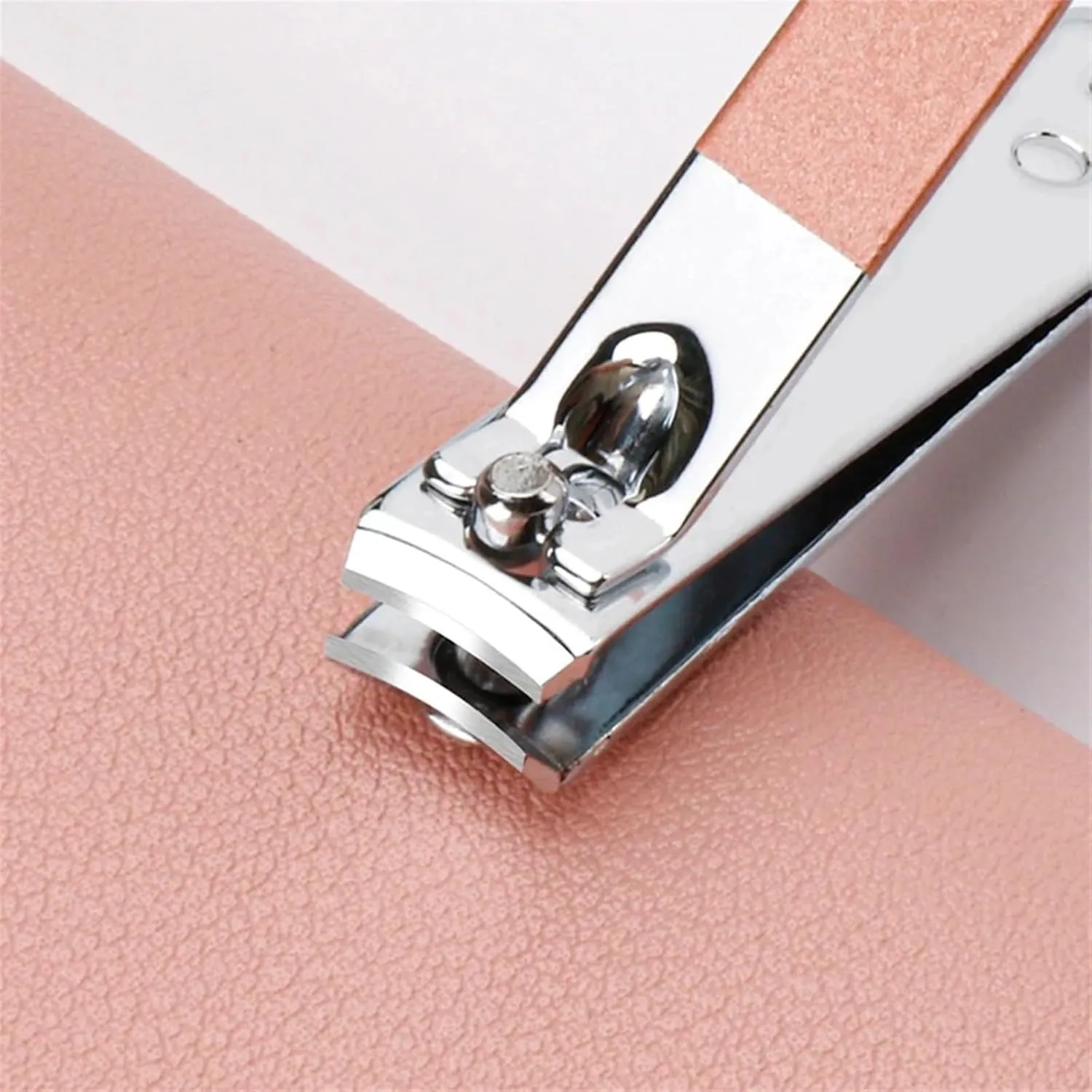 Manicure Set, 7-Piece Nail Clipper Set Complete Set of Household Nail Clippers Manicure and Beauty Tools Portable Nail Clipper Set,Nail Care Tools(Pink)