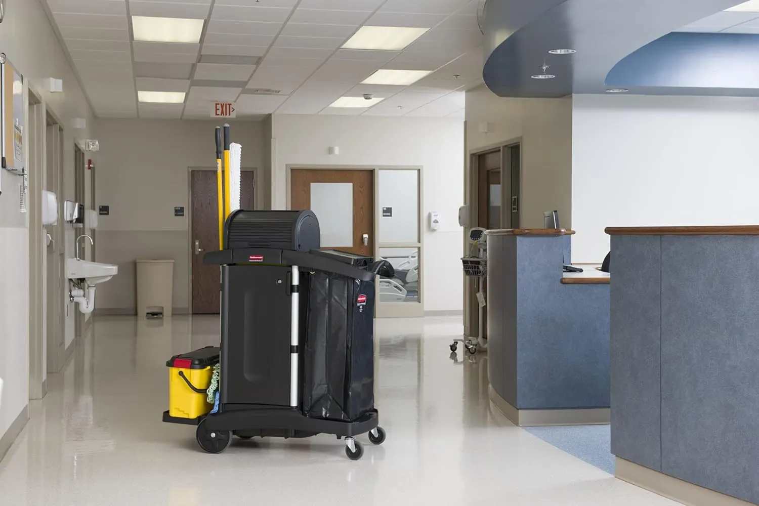 Rubbermaid Commercial Products Cleaning Cart Bag, 24-Gallon, Yellow, Collecting Refuse or Laundry Items, Janitorial and Housekeeping Carts, Zippered Front